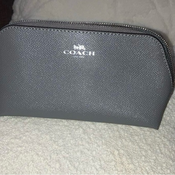 Coach Gray Leather Toiletry bag - Picture 4 of 4